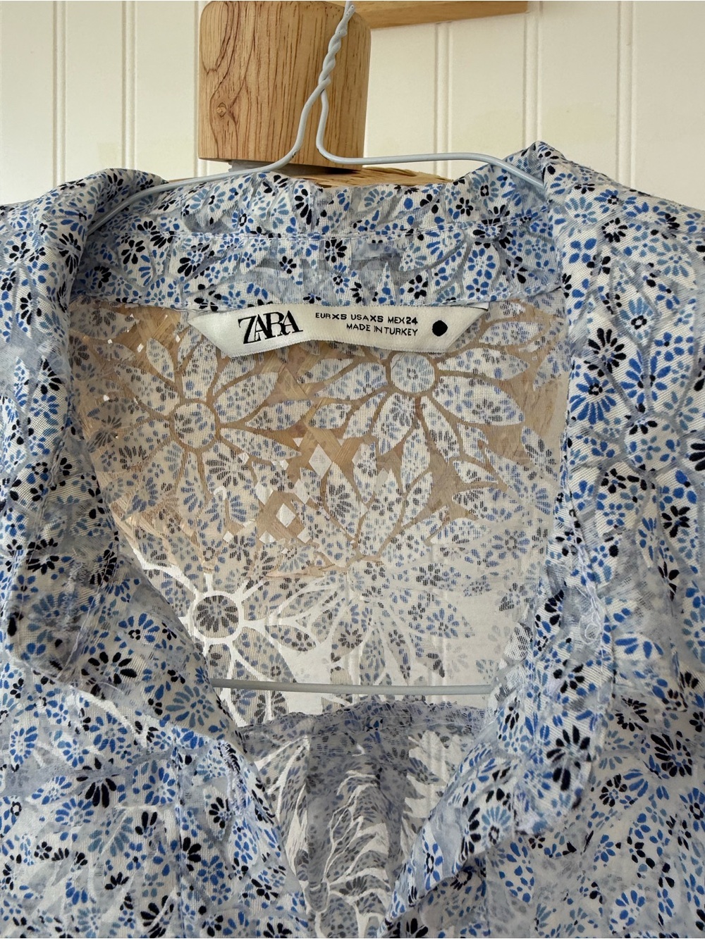Zara Pale Blue Floral Lace-Trim Button Front Blouse - Picture 3 of 9